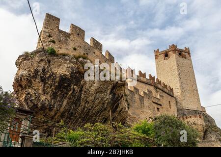 Le château Scaliger de Malcesine sur le lac de Garde Banque D'Images