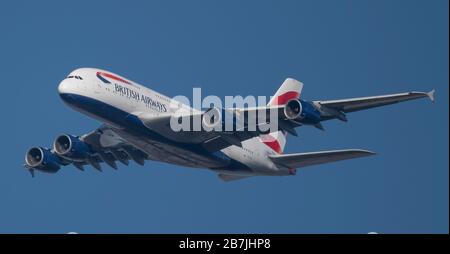 16 mars 2020, Londres, Royaume-Uni. British Airways Airbus A 380 en approche de Londres Heathrow, arrivant de Los Angeles lors de l'escalade du Coronavirus COVID-19 en Europe. Crédit: Malcolm Park/Alay. Banque D'Images