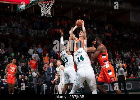 Coral Gables, Floride, États-Unis. 7 mars 2020. Buddy Boeheim #35 de Syracuse en action pendant le match de basket-ball NCAA entre les Hurricanes de Miami et l'Orange de Syracuse à Coral Gables, en Floride. Le ''˜Canes a vaincu l'Orange 69-65. Crédit: csm/Alay Live News Banque D'Images