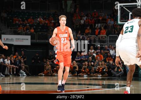 Coral Gables, Floride, États-Unis. 7 mars 2020. Marek Dolezaj #21 de Syracuse en action pendant le match de basket-ball NCAA entre les ouragans de Miami et l'Orange de Syracuse à Coral Gables, en Floride. Le ''˜Canes a vaincu l'Orange 69-65. Crédit: csm/Alay Live News Banque D'Images