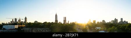 Vue sur Atlanta Skyline au coucher du soleil Banque D'Images
