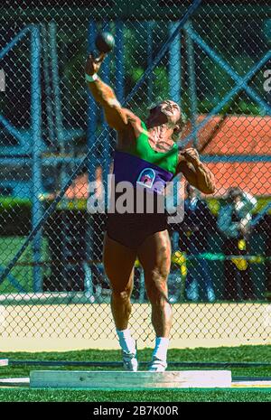 Al Feuerbach (États-Unis) en compétition dans le tir mis à la Prefontaine Classic de 1978. Banque D'Images