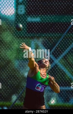 Al Feuerbach (États-Unis) en compétition dans le tir mis à la Prefontaine Classic de 1978. Banque D'Images