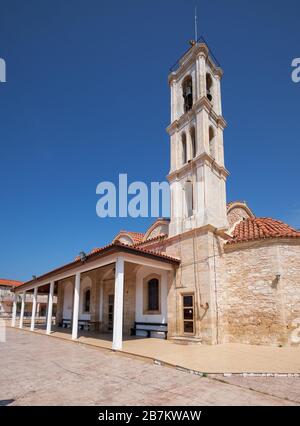 La vue de l'église dédiée à l'Apôtre et évangéliste Lucas dans le village de Kolossi. District de Limassol. Chypre Banque D'Images