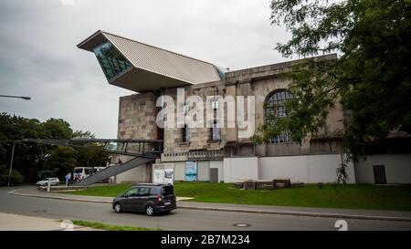 Nuremberg 2019. Entrée au Centre de documentation Zeppelinfeld, parc de rallyes du Parti nazi. Après utilisation dans la période nazie, il est devenu un lieu où marche Banque D'Images