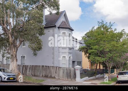 Une maison victorienne de style italien de deux étages de date de construction inconnue dans la banlieue de Sydney de Petersham en Nouvelle-Galles du Sud, Australie Banque D'Images