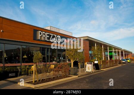 Extérieur du restaurant italien Prezzo Vanguard Retail Park Shopping Centre York North Yorkshire Angleterre Royaume-Uni Grande-Bretagne Banque D'Images