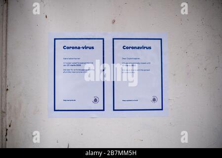 Toilettes fermées en raison du virus Corona Banque D'Images