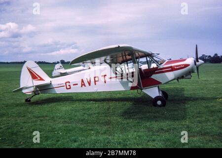 A PIPER PA-18-150 SUPER CUB à l'aérodrome de Sywell en 1969 Banque D'Images