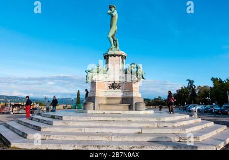 Copie en bronze de David sculpture, Piazzale Michelangelo, Florence, Italie Banque D'Images