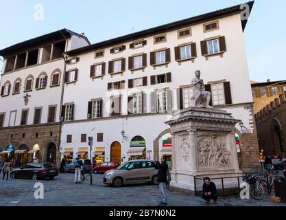 Monumento a Giovanni delle Bande Nere, Piazza di San Lorenzo, centro storico, Florence, Italie Banque D'Images