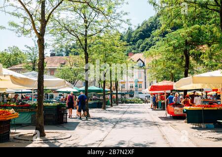 Ljubljana, Slovénie - 2 juillet 2019 : place centrale du marché Banque D'Images