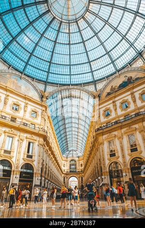 Milan, Italie - 1 juillet 2019 : Galleria Vittorio Emanuele II à Milan. C'est l'un des plus anciens centres commerciaux au monde Banque D'Images