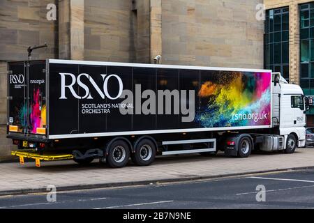 Royal Scottish National Orchestra RSNO camion garés sur Killermont Street dans le centre-ville de Glasgow, Écosse, Royaume-Uni Banque D'Images