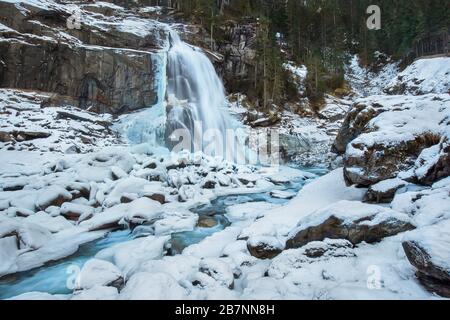 Chute d'eau Krimml en hiver, la plus haute cascade d'Autriche Banque D'Images