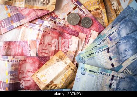 Billets et pièces de monnaie sud-africaine appelés Rand Banque D'Images