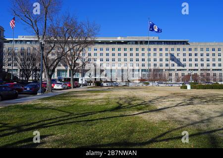 WASHINGTON, DC -21 FÉVRIER 2020 - vue sur le bâtiment principal du Département d'État américain, dirigé par Mike Pompeo, situé sur C Street à Washington, DC. Banque D'Images