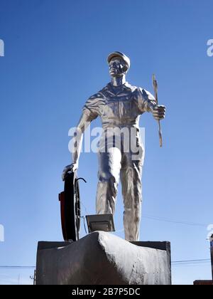 Monument à l'ouvrier ferroviaire à Uyuni en Bolivie Banque D'Images