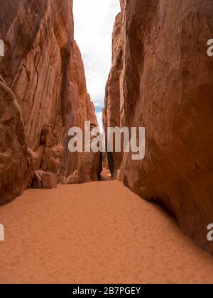 Arche de dune de sable dans le parc national des arches Banque D'Images