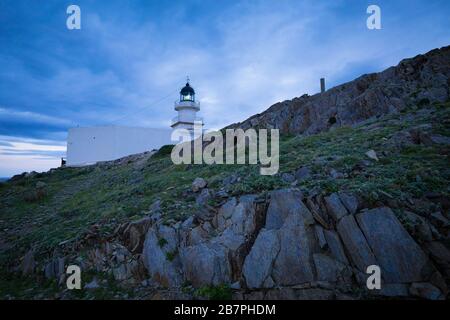Le phare du Cap de Creus. Costa Brava, Gérone, Espagne. Banque D'Images