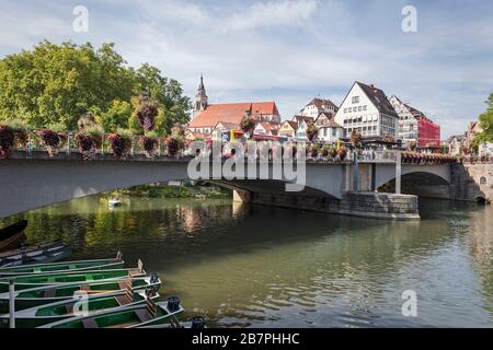 Tübingen-Allemagne, 16. Septembre 2019: Vue sur la vieille ville de Tübingen depuis le pont Eberhard au-dessus du Neckar Banque D'Images