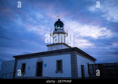 Le phare du Cap de Creus. Costa Brava, Gérone, Espagne. Banque D'Images