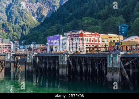 Juneau, capitale de l'Alaska, et ville portuaire de bateau de croisière en été. Banque D'Images