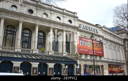 La photo doit être créditée ©Alpha Press 065630 17/03/2020 City of Angels Sign at the Garrick Theatre on Charing Cross Road Coronavirus Pandémique Effects in London Banque D'Images