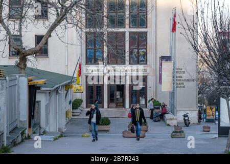 Vue extérieure de la faculté de génie mécanique de l'Université technique d'Istanbul. La faculté est située au Campus Gumussuyu à Taksim Banque D'Images