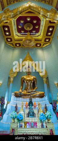 C'est le solide Bouddha d'or à Bangkok Chinatown, avec un poids de 5,5 tonnes. Banque D'Images