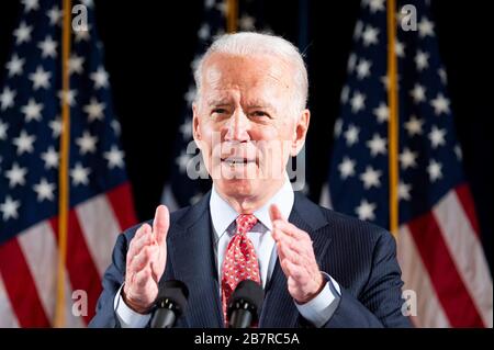 Photo de fichier. 17 mars 2020. L'ancien vice-président Joe Biden remporte les primaires de la Floride et de l'Illinois mardi, prolongeant son avance sur le sénateur Sanders dans la course à la nomination présidentielle démocratique. PHOTO: 12 mars 2020, Wilmington, Delaware, U.S.: 12 mars 2020 - Wilmington, Delaware, États-Unis: L'ancien vice-président JOE BIDEN (D) parle du Coronavirus et de la réponse à celui-ci à l'Hôtel du Pont. Crédit: Michael Brochstein/ZUMA Wire/Alay Live News Banque D'Images