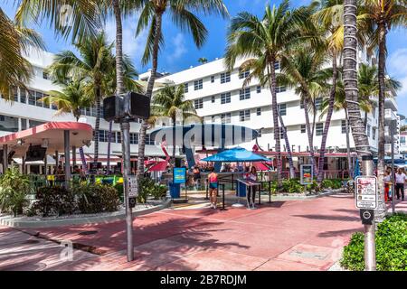 Vue externe de l'hôtel Clevelander South Beach, Ocean Drive, South Beach, Miami Beach, Floride, États-Unis. Banque D'Images
