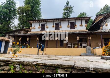 Belle maison de village de Gurung dans la région de Ghandruk Pokhara au Népal Banque D'Images