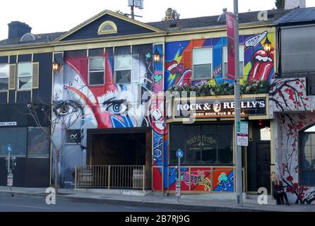 Los Angeles, Californie, États-Unis 17 mars 2020 une vue générale de l'atmosphère de David Bowie murale au Rock & Reilly's Irish Pub sur Sunset Blvd à Los Angeles, Californie, États-Unis. Photo de Barry King/Alay stock photo Banque D'Images