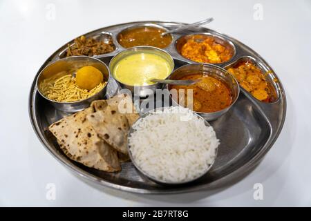 Cuisine typique indienne - thali rajasthani Banque D'Images