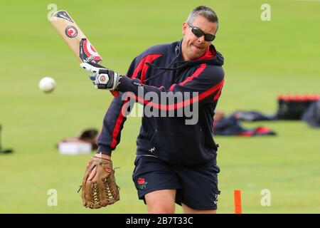 Ashley Giles, entraîneur-chef du Lancashire Lightning, attend le début du jeu Banque D'Images