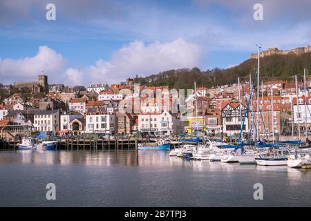 Port de Scarborough, ville balnéaire traditionnelle sur la côte nord du Yorkshire, Angleterre, Royaume-Uni Banque D'Images