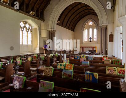 Intérieur de l'église paroissiale historique du village à Kenton, Suffolk, Angleterre, Royaume-Uni Banque D'Images