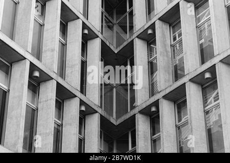 Façade géométrique du bâtiment moderne Banque D'Images