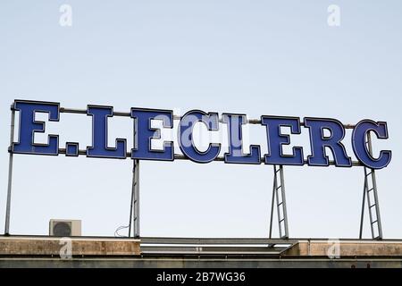 Bordeaux , Aquitaine / France - 12 04 2019 : E.Leclerc logo supermarché français leclerc magasin Banque D'Images