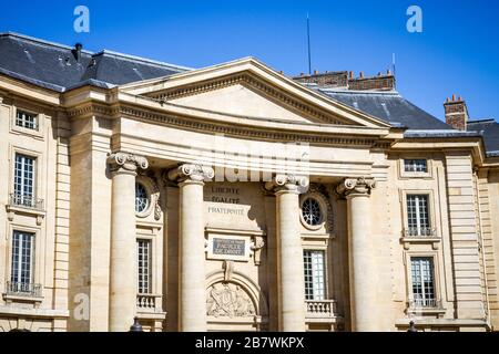 Paris/FRANCE - 19 septembre 2019 : Faculté de droit sur la place du Panthéon Banque D'Images