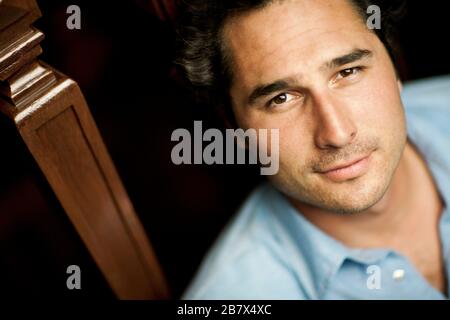 Portrait of a smiling young man. Banque D'Images