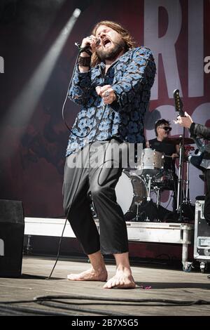 Aarhus, Danemark. 08 juin 2018. Le groupe de rock américain Rival Sons organise un concert en direct lors du festival de musique danois Northside 2018 à Aarhus. Ici le chanteur Jay Buchanan est vu en direct sur scène. (Crédit photo: Gonzales photo - Nikolaj Bransholm). Banque D'Images