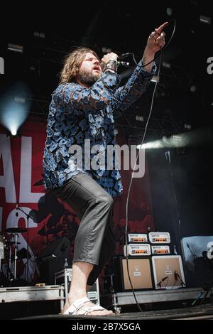 Aarhus, Danemark. 08 juin 2018. Le groupe de rock américain Rival Sons organise un concert en direct lors du festival de musique danois Northside 2018 à Aarhus. Ici le chanteur Jay Buchanan est vu en direct sur scène. (Crédit photo: Gonzales photo - Nikolaj Bransholm). Banque D'Images