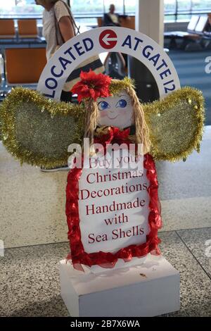 L'aéroport international de la Barbade Grantly Adams signe des décorations de Noël en vente Banque D'Images