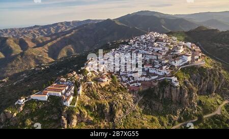 Comares est une ville et une municipalité de la province de Málaga, qui fait partie de la communauté autonome d'Andalousie dans le sud de l'Espagne. Banque D'Images