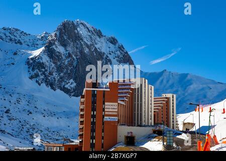 Résidence Mongie-Tourmalet, station de ski de la Mongie, Bagnères-de-Bigorre, France. Banque D'Images