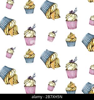 Motif sans couture de cupcakes colorés avec crème et baies. Dessin manuel en aquarelle isolé sur un blanc Banque D'Images