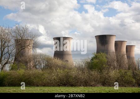 La centrale nucléaire de Willington est maintenant abandonnée Banque D'Images