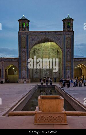 Nord Iwan de la Mosquée Vakil à Shiraz, Iran. Banque D'Images